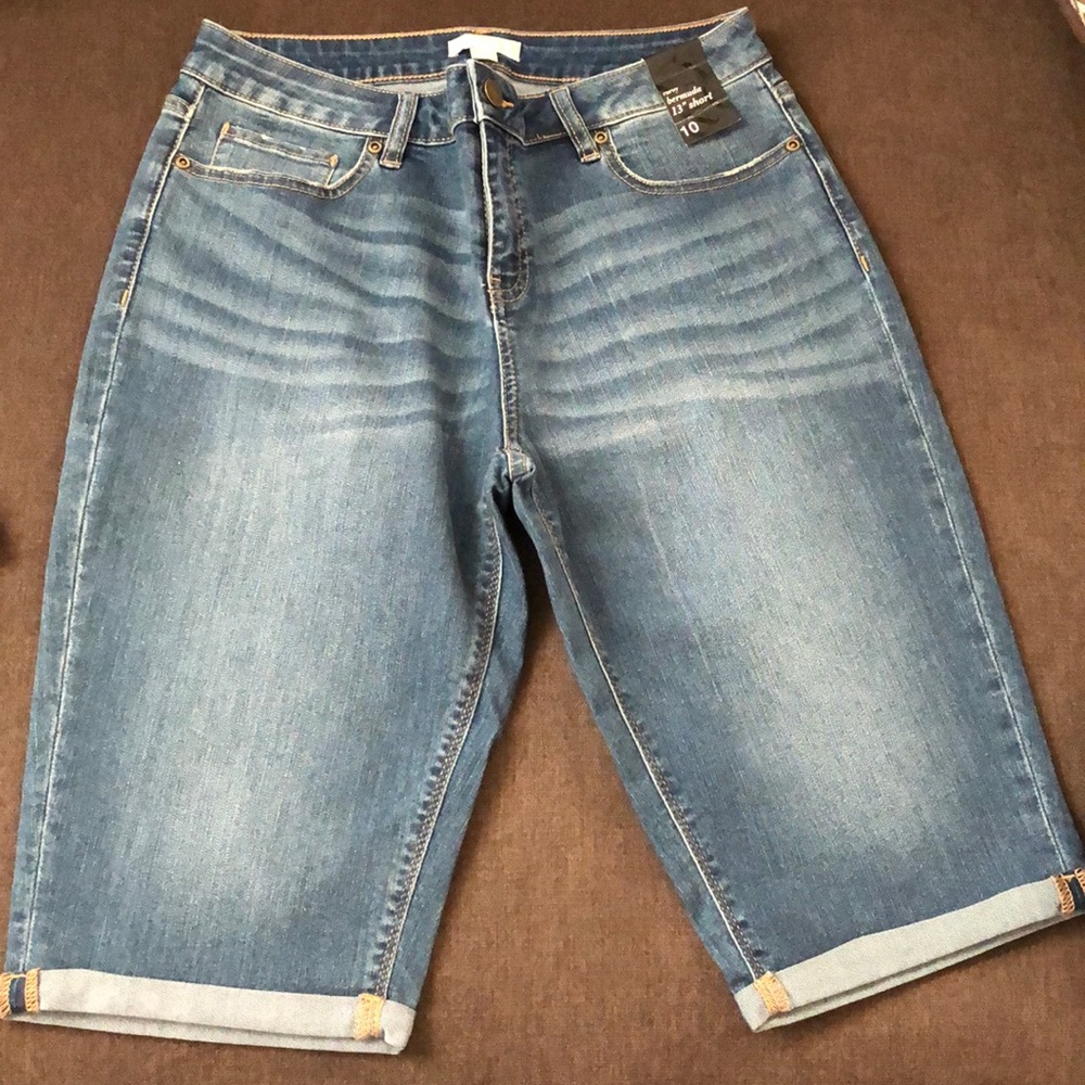 NWT ny and co Bermuda shorts so 10